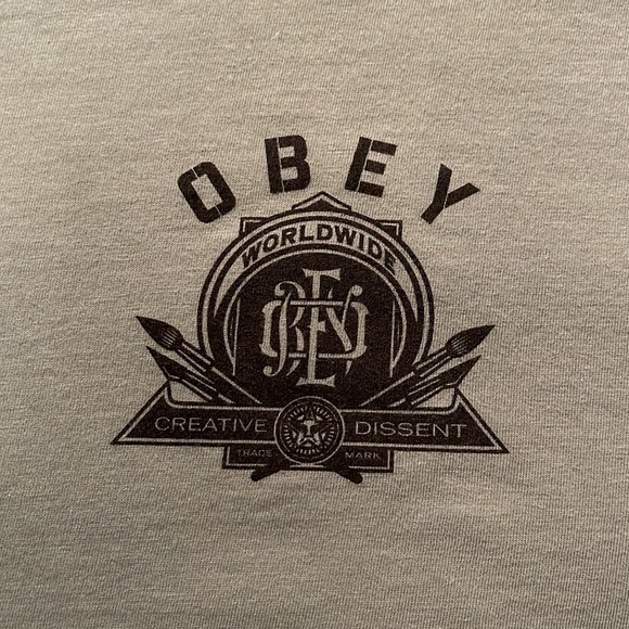 Obey T-Shirt - Picture 2 of 8